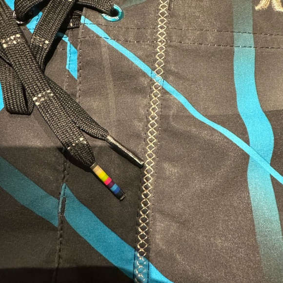 Size 32 men’s Hurley swim short - Picture 4 of 5